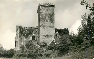 Castelo de Montecuccolo — ruínas de um castelo medieval — editor desconhecido, número de série ilegível