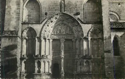Portal da Igreja de São Pedro — visão histórica — editor desconhecido, número de série ilegível