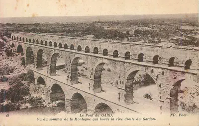 O Ponte do Gard — Vista do topo da Montanha que limita a margem direita do Gardon — ND. Fot.