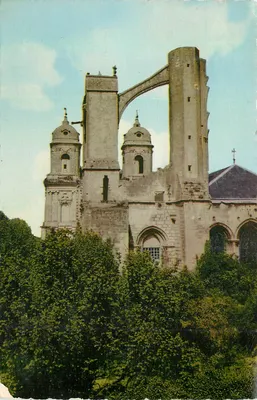 Ruínas da abadia de Fontevraud — vista geral — editor não identificável