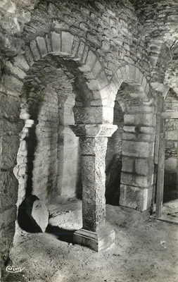 Cripta da abadia de Saint-Évroult — vista interior — Editor C. Lévy, n° 123