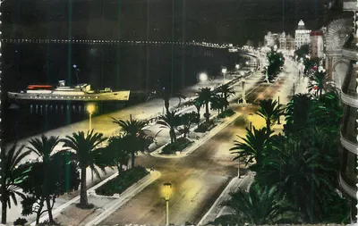 Vue noturna do porto de Mônaco — editor não visível