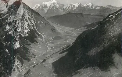 Vale alpino nevado — vista panorâmica — editor desconhecido