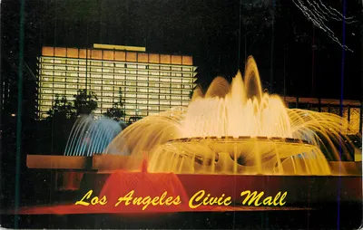 Los Angeles Civic Mall — Fonte iluminada — editor não visível
