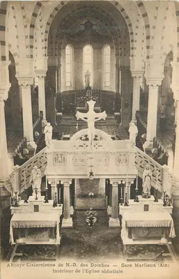 Abadia Cisterciense de N.-D. das Dombes — Interior da Igreja Abbatial — Gare Marlieux (Ain)