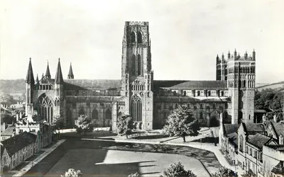 Catedral de Lichfield — vista panorâmica — editor não identificável