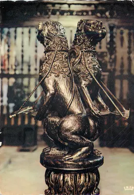 Estátua de dois leões — editor IRIS — número de série não visível
