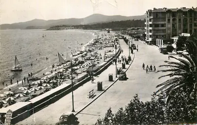 Praia de Cadaqués — vista panorâmica — Culture Physique Villages Rotation, n° 107