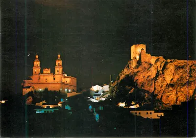 Catedral e castelo de Ronda — noite — vista panorâmica