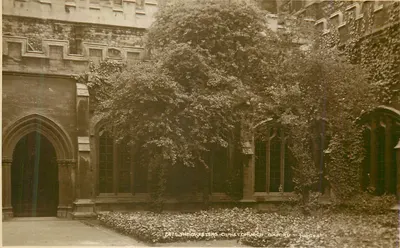 Jardins dos Ménestriers - Igreja de Cristo - Oxford - Juggers