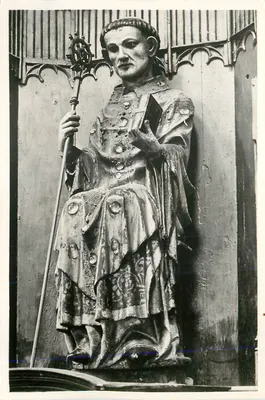 Estátua de figura santa — editor desconhecido, número de série ilegível