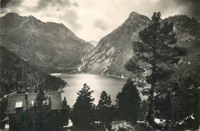 Lago do Estany de Sant Maurici — vista panorâmica — editor não identificável