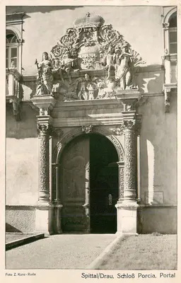 Spittal/Drau, Schloss Porcia, Portal — Foto Z. Kunz-Ruda