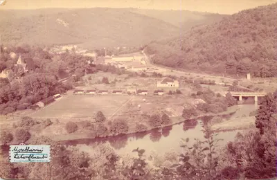Montthermé - Le Tanfflaent — view panorâmica com ponte e campo de esportes