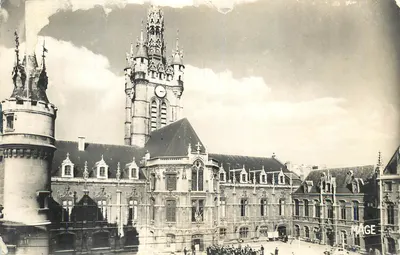 Bilhete postal moderno Douai (Nord) O Hotel de Ville