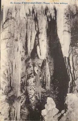 Grotas de Arcy-sur-Cure (Yonne) — Salão gótico
