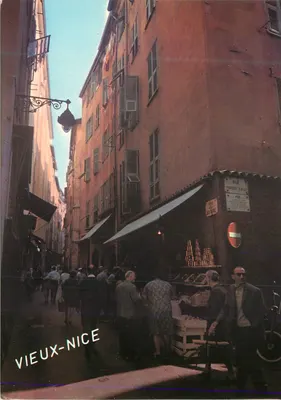 Vieux-Nice — Rue Francis Calls — vista de rua animada