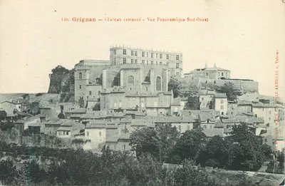 Grignan — Castelo restaurado — Vista panorâmica Sudoeste