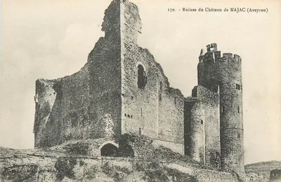 Ruínas do Castelo de NAJAC (Aveyron) — série 170 — editor não visível
