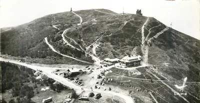 Vista aérea do topo do Monte Aigoual — editor LAPIE, número de série ilegível