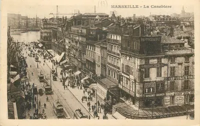 Marselha - A Canebière — vista panorâmica com bondes e lojas comerciais