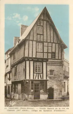 Thouars (Deux-Sèvres) — Velha Casa da Rue du Château (século XV) — Sede do Syndicat d'Initiative