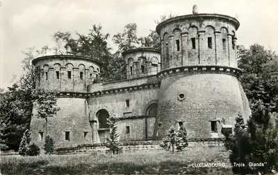 Luxemburgo, 'Trois Glands' — castelo fortificado com três torres redondas