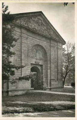 Landau, Palz: Am Böbchen Tor — porta monumental com inscrição e brasão