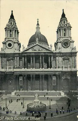 Catedral de São Paulo, Londres — vista frontal com cúpula e torres
