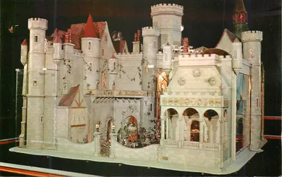 Castelo medieval — maquete em madeira — editor não visível