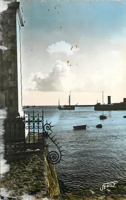 Porto de Saint-Malo — vista do cais com cerca de ferro forjado — editor Jehly