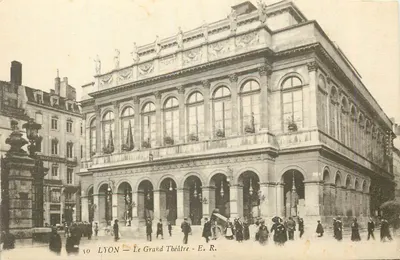 LYON — O Grande Teatro — E. R.