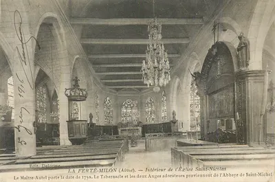 La Ferté-Milon (Aisne) — Interior da Igreja de São Nicolau