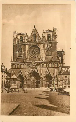 Catedral de Nossa Senhora de Rouen — fachada gótica — editor não visível