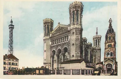 Catedral de São Pedro de Montpellier — vista da fachada e da torre da Horloge — editor Ding, número de série não visível