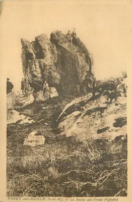 नॉइज़ी-सर-एकोल (S.-et-M.) — ला रोच डेज़ ट्रोइस पिग्नॉन्स