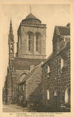 Locronan — Torre da Igreja e as antigas casas da Santa Maurício — Jos