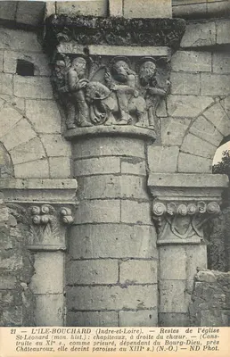 Ilha de Bouchard (Indre-et-Loire) — Restos da igreja de São Léonard — capitéis romanos