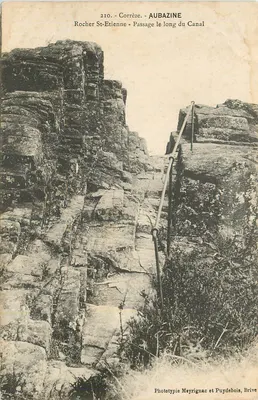 Rocher St-Etienne - Aubazine - Passagem ao Longo do Canal — Corrèze — Fototipia Meyrignac e Puydehois, Brive