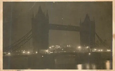 Ponte Tower — Londres à Noite — editor não visível