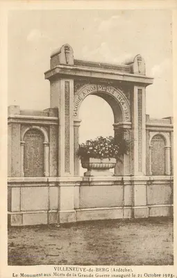Monumento aos Mortos da Grande Guerra — Villeneuve-de-Berg (Ardèche) — inaugurado em 21 de Outubro de 1923