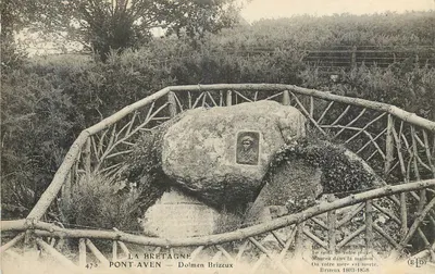 Pont-Aven — Dolmen Brizeux — La Bretagne 475