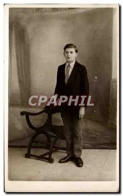 Joven muchacho en traje — estudio — Talleres Jérome