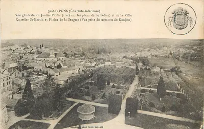 Bilhete postal antigo Pons Charente Inferieure Vista geral do Jardim Público traçado nos planos da Notre e da Ville Quartier St Ma
