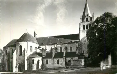 Igreja de São Pedro de Vétheuil — vista geral — Vatoime
