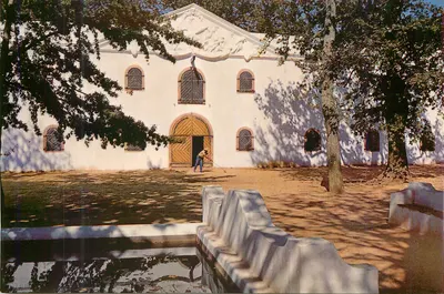 Igreja de Santa Maria — Igreja de estilo neoclássico — Editor não identificável