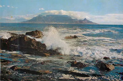 Table Mountain — vista da costa — editor não visível
