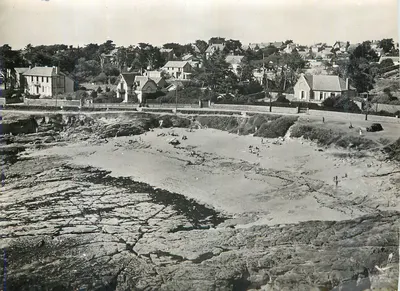 Praia rochosa em Sainte-Adresse — vista panorâmica — editor desconhecido