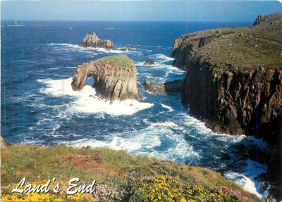 Land's End — vista das falésias e arcos rochosos — editor não visível