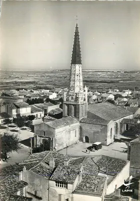 Igreja de São Pedro de São Pedro-d'Oléron — vista aérea — Lapie